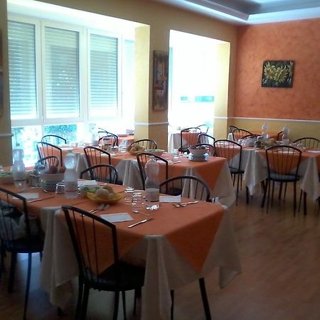 Hotel Oria Rimini Kültér fotó