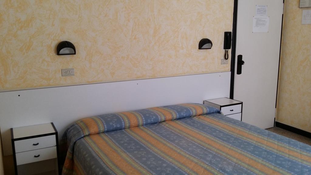 Hotel Oria Rimini Szoba fotó